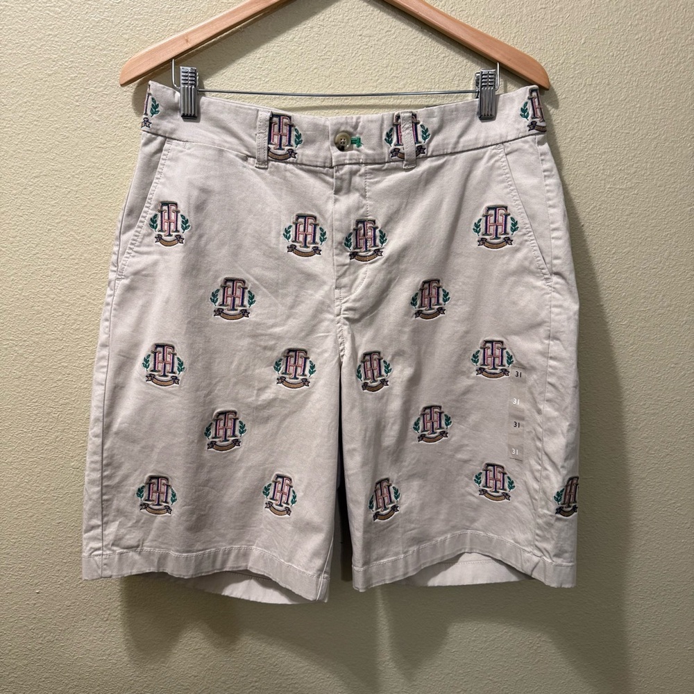 Men’s NWT Size 31 Tommy Hilfiger The Flex Beige Multicolor Embroidered Shorts